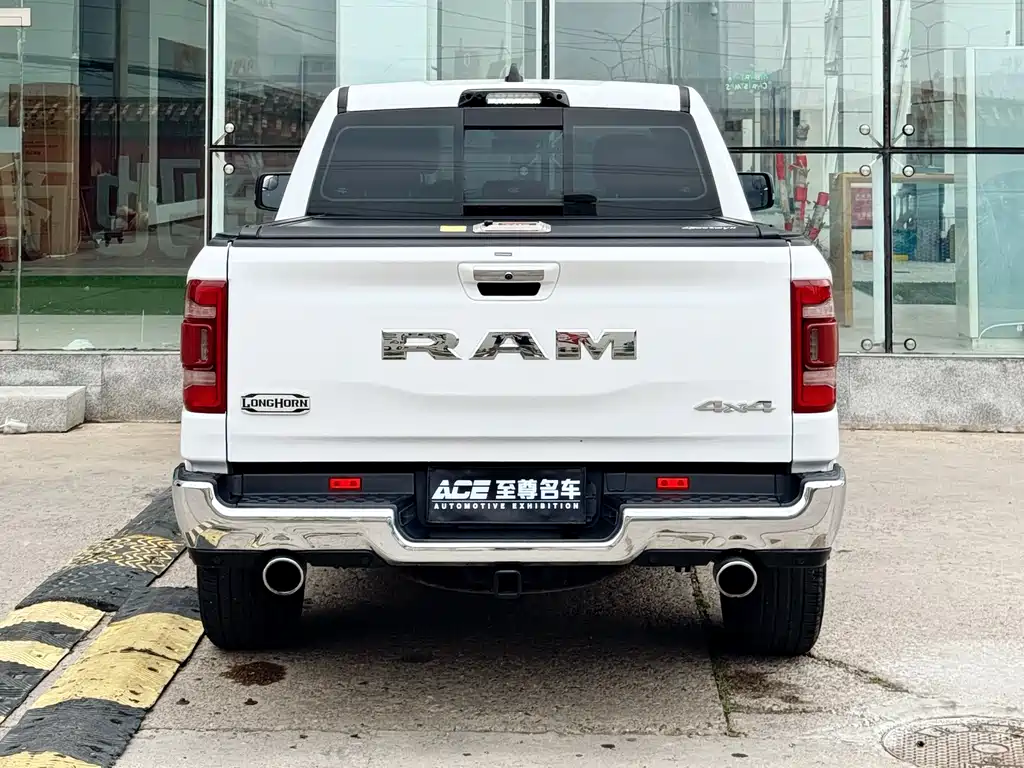 RAM Trucks RAM Trucks 2022款 5.7 L 美规版