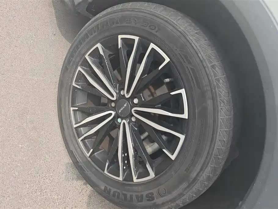 Jetour X70 PLUS Facelift 1.5 T DCT Mountain PRO 5-seat
