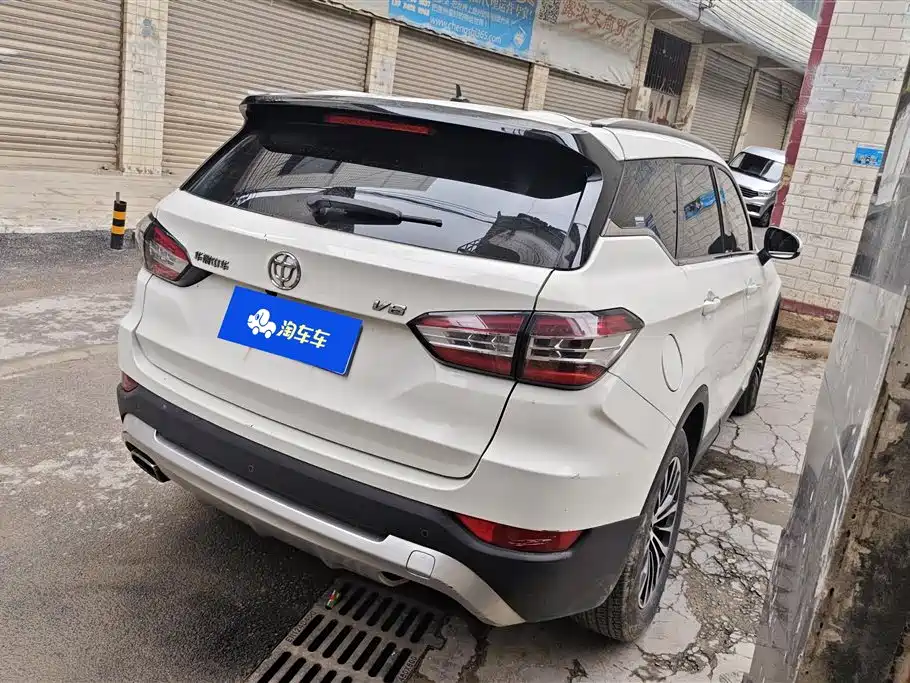 Brilliance V6 1.5 T Auto Distinguished