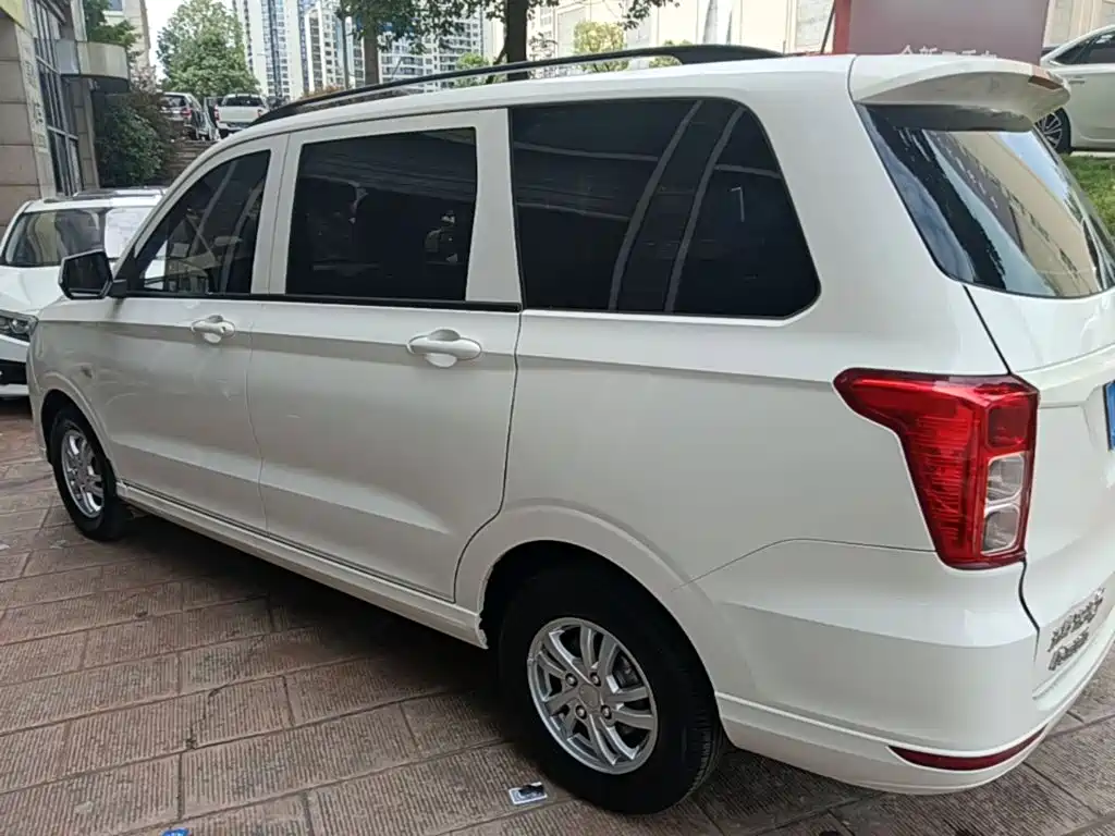 Wuling Hongguang 1.5 L S Standard CN-VI LAR