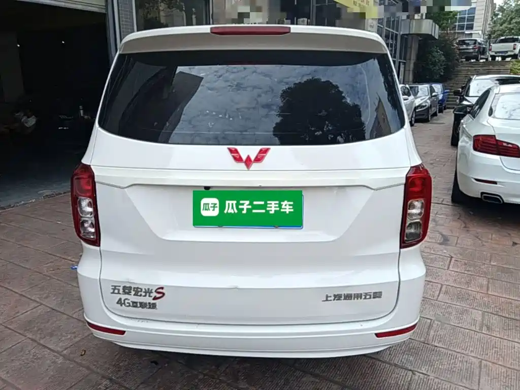 Wuling Hongguang 1.5 L S Standard CN-VI LAR