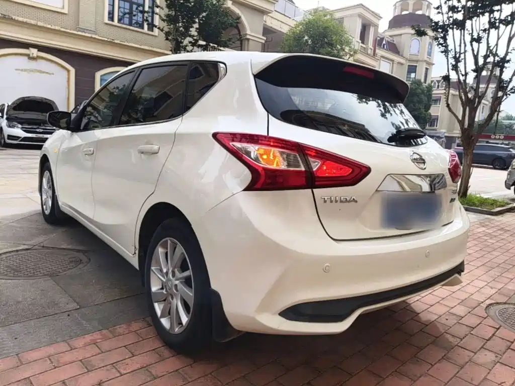 Tiida 1.6 L CVT Cool Motion