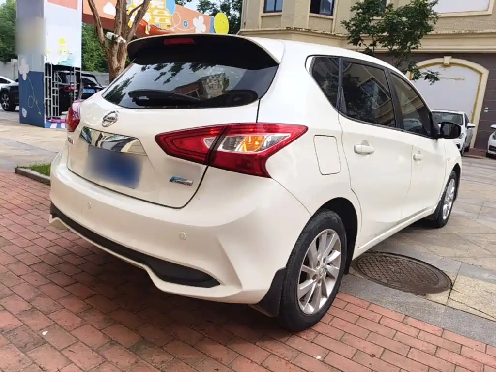 Tiida 1.6 L CVT Cool Motion