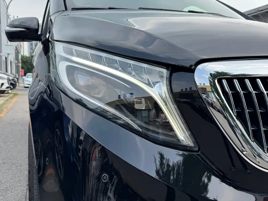 Mercedes-Benz V-Class V 260 L Distinguished Extended CN-VI