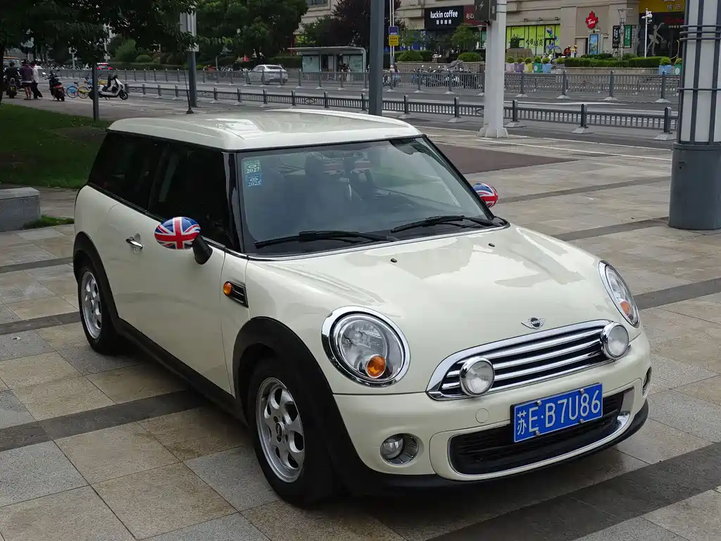 MINI CLUBMAN 1.6 L ONE