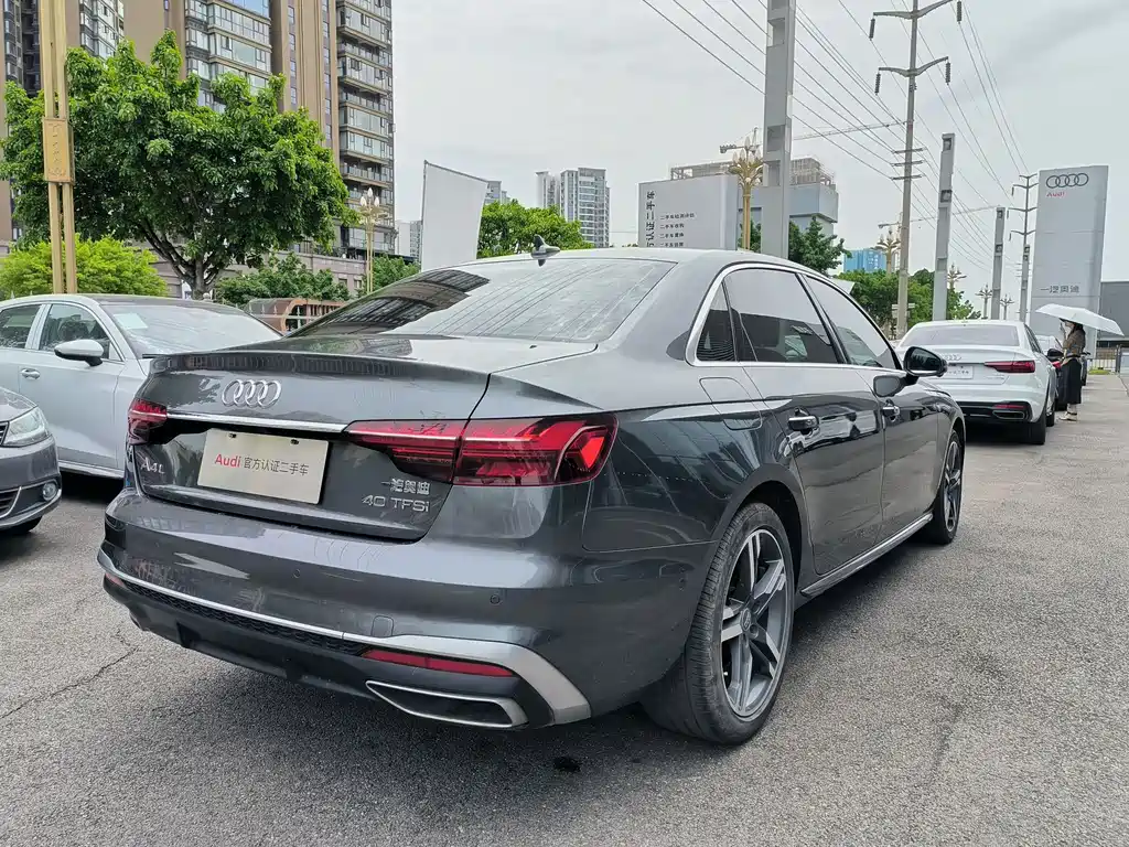 Audi A4 L 40 TFSI Luxury Dynamic