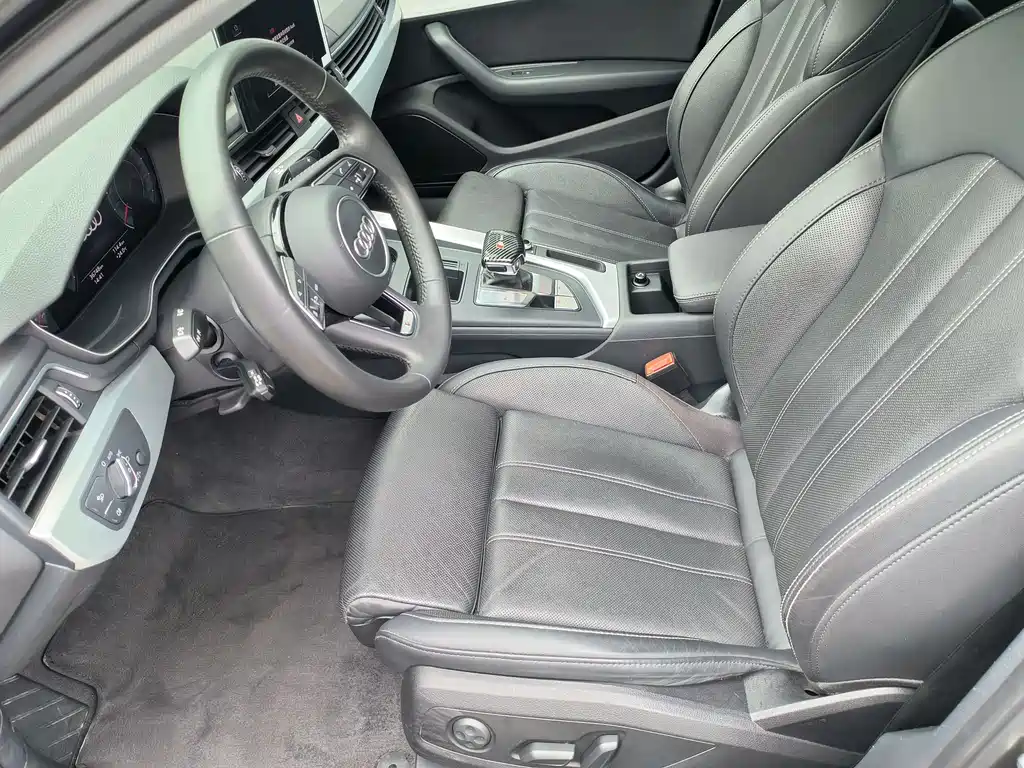 Audi A4 L 40 TFSI Luxury Dynamic