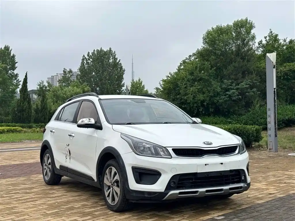 KX CROSS 1.4 L AT GLS