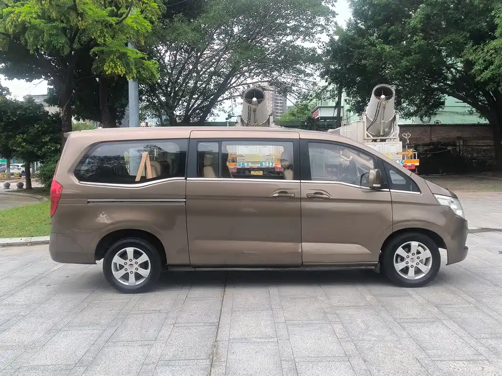 Wuling Journey Classic 1.8 L Luxury LJ479 QE2