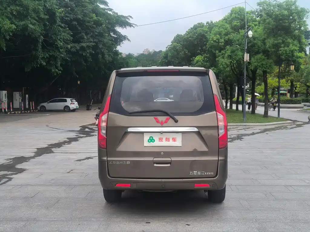 Wuling Journey Classic 1.8 L Luxury LJ479 QE2