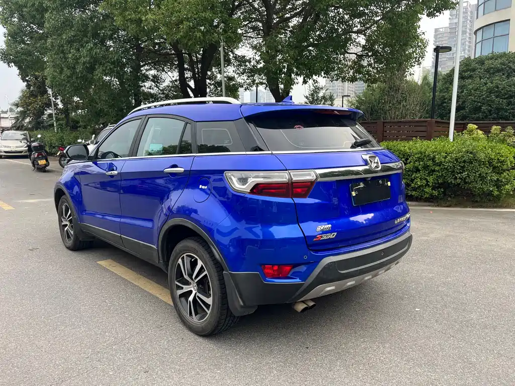 Yusheng S330 1.5 L GTDi Auto 2 WD Distinguished