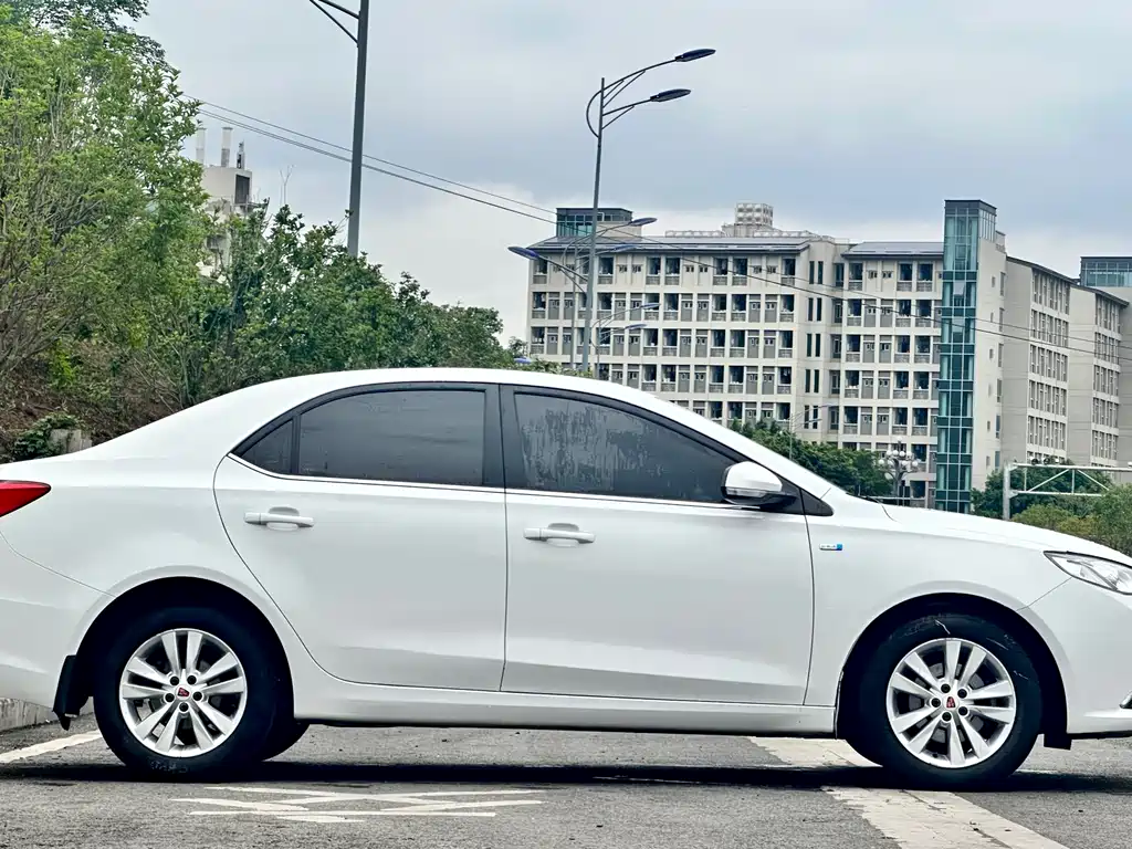 Roewe 360 1.5 L Auto Luxury