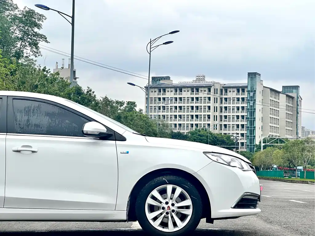 Roewe 360 1.5 L Auto Luxury
