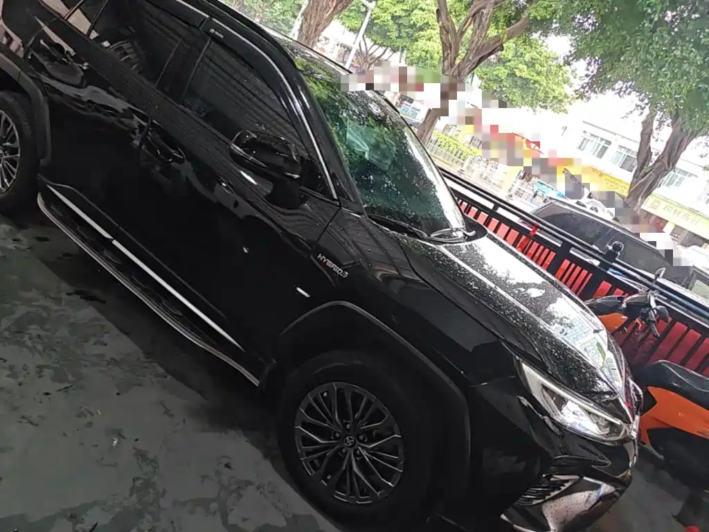 Wildlander Dual Engine 2.5 L E-CVT 2 WD Luxury PLUS