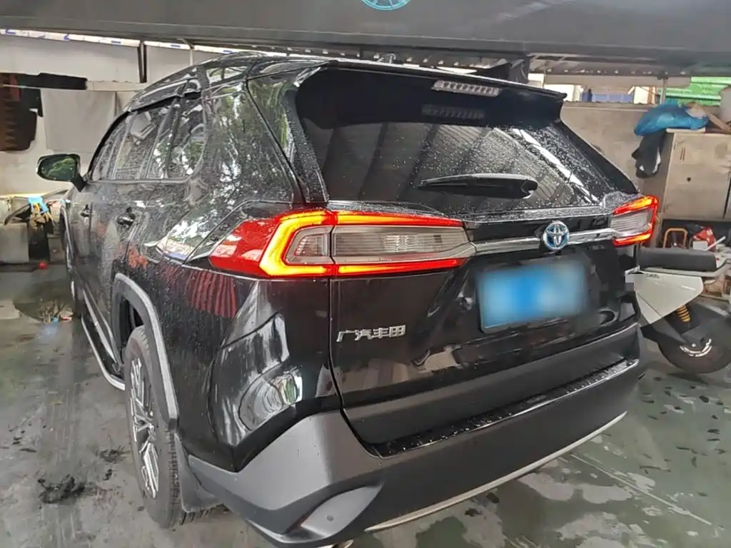 Wildlander Dual Engine 2.5 L E-CVT 2 WD Luxury PLUS