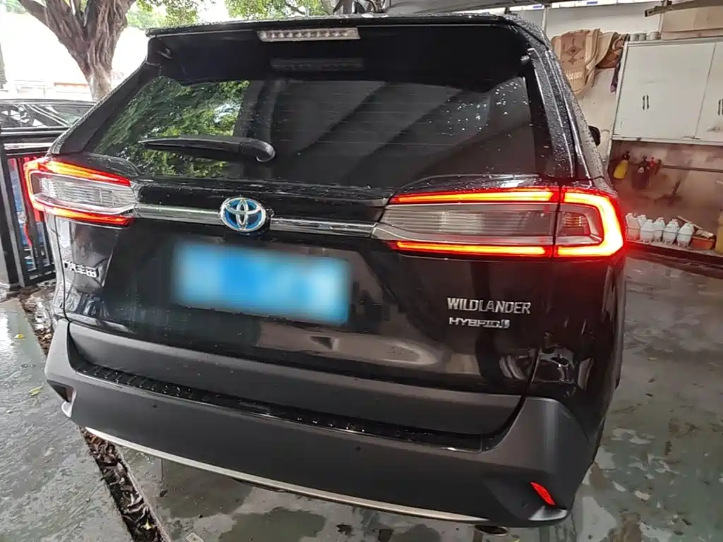 Wildlander Dual Engine 2.5 L E-CVT 2 WD Luxury PLUS