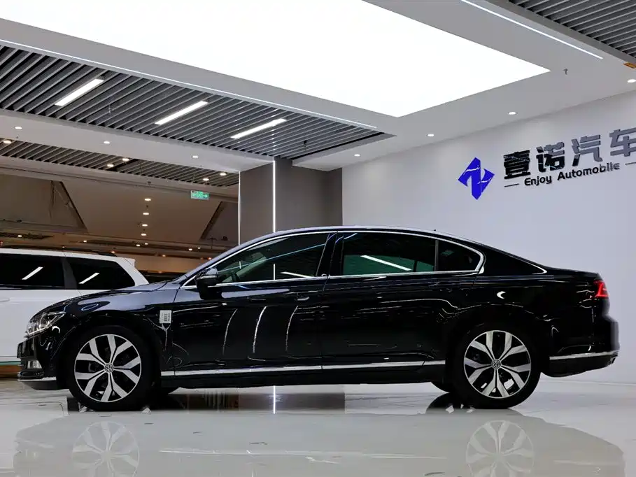 Magotan 380 TSI DSG Flagship CN-VI