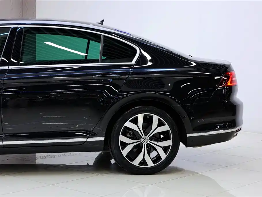 Magotan 380 TSI DSG Flagship CN-VI