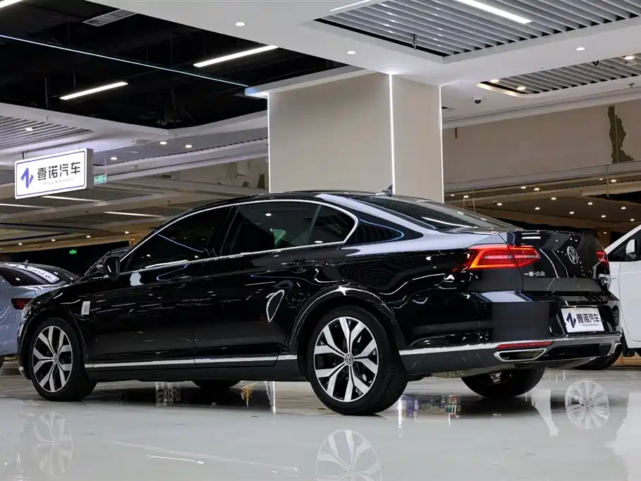 Magotan 380 TSI DSG Flagship CN-VI
