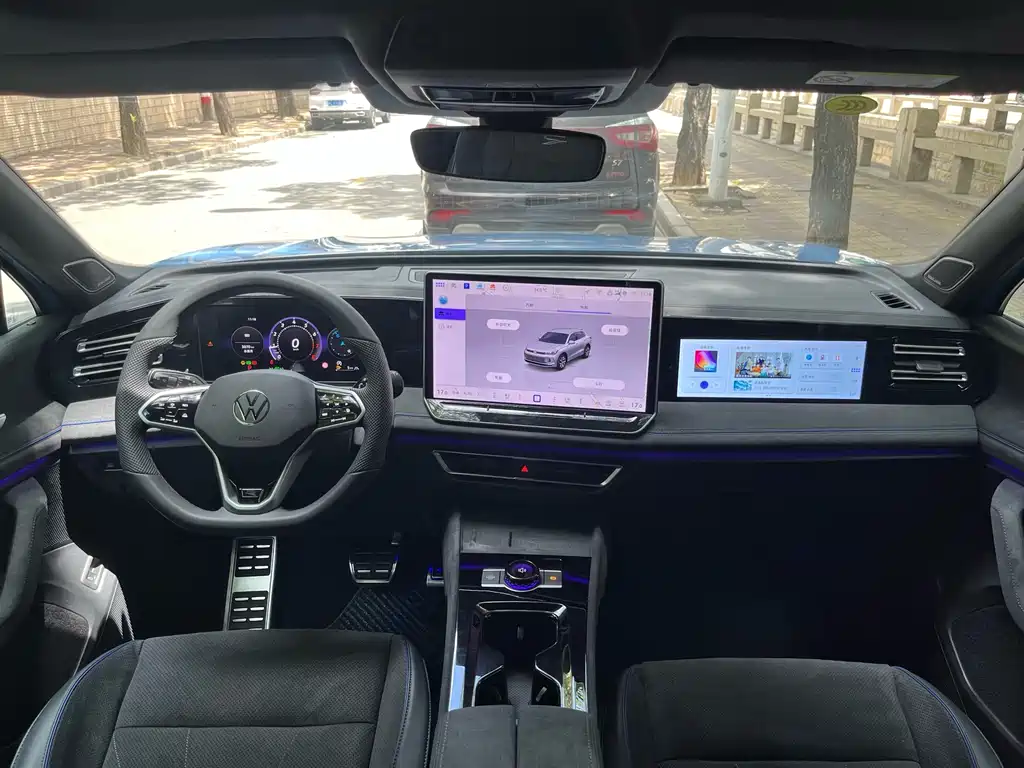 Tiguan L PRO 330 TSI 2 WD R-Line Smart Supreme