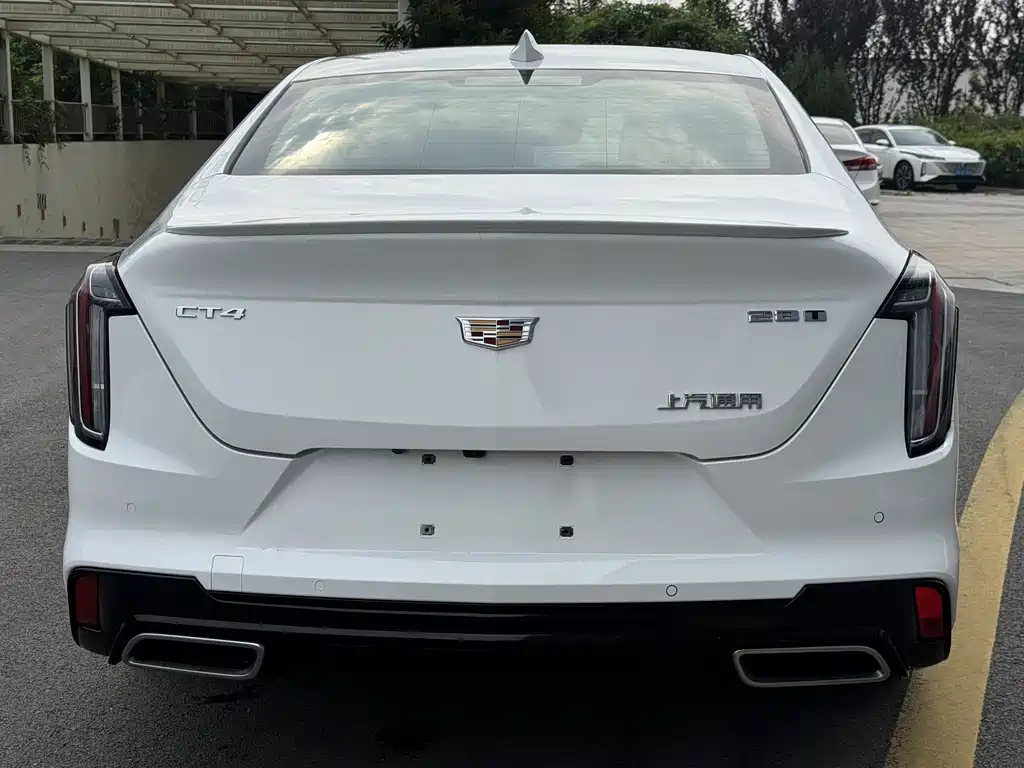 Cadillac CT4 28 T Fashion