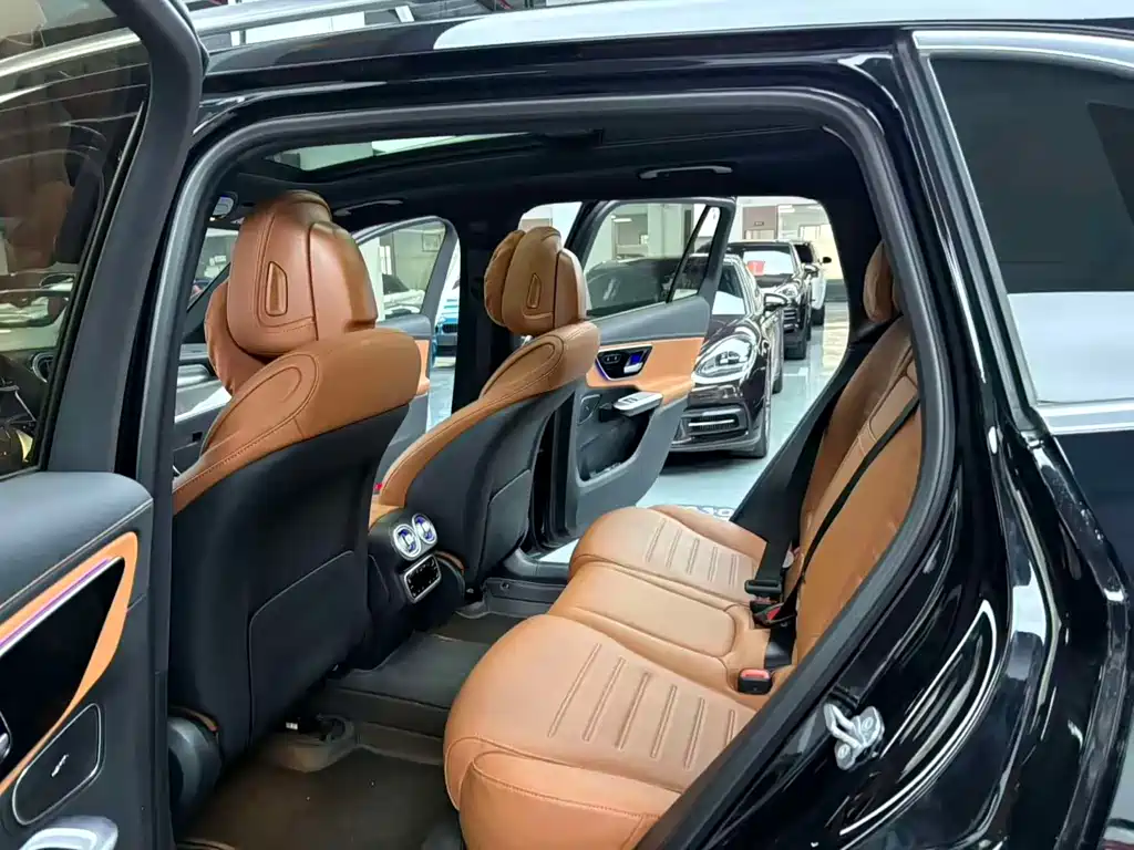 Mercedes-Benz GLC GLC 260 L 4 MATIC Dynamic 5-seat