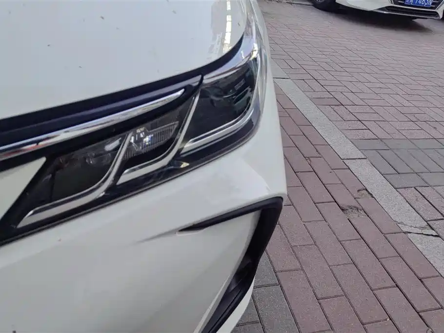 Corolla Dual Engine 1.8 L E-CVT Pioneer