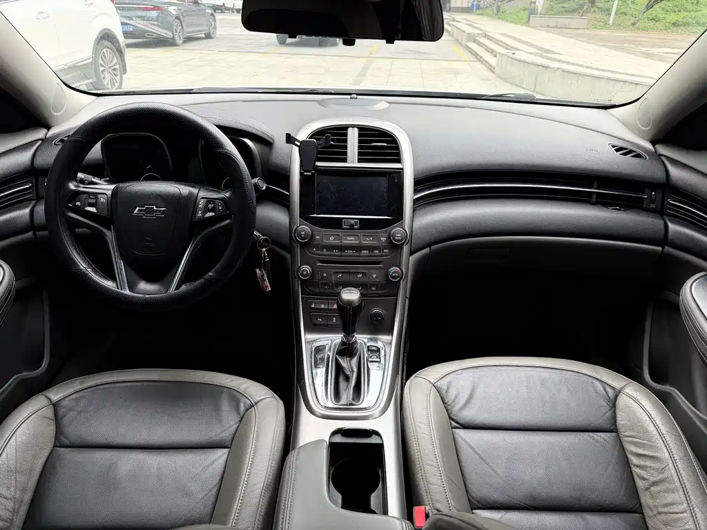 Malibu 2.0 L Auto Luxury