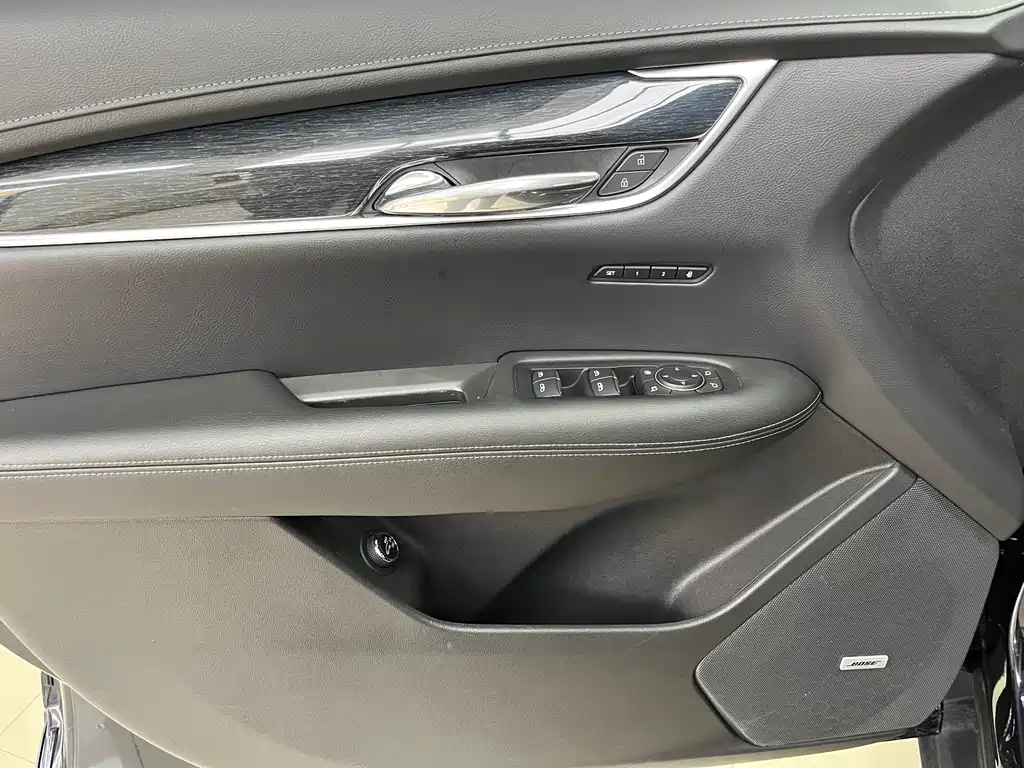 Cadillac XT5 2.0 T 2 WD Luxury