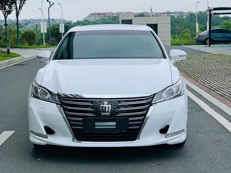 Toyota Crown 2.0 T Fashion