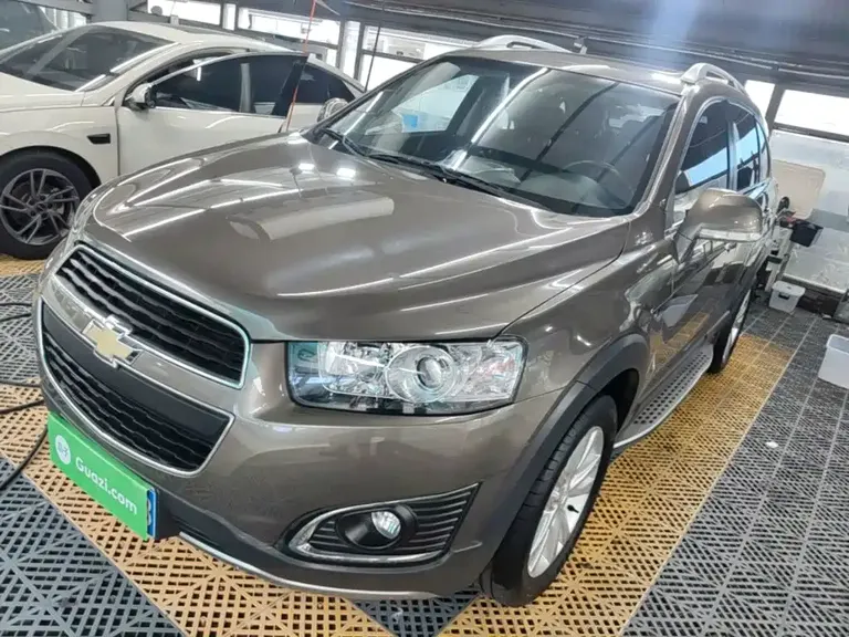 Chevrolet Captiva 2.4 L 4 WD Flagship 7-seat