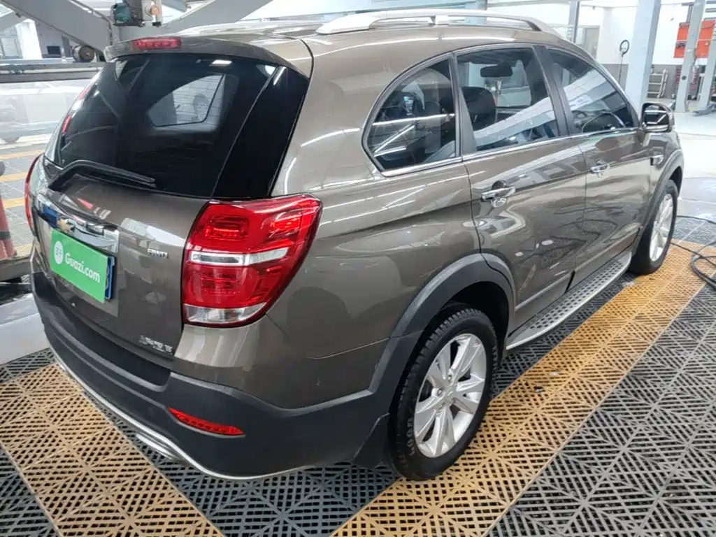 Captiva 2.4 L 4 WD Flagship 7-seat