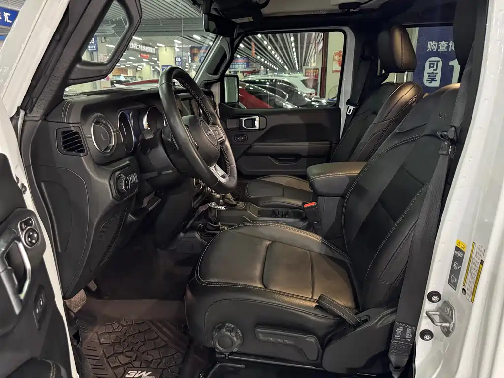 Wrangler 2.0 T Sahara 4-door