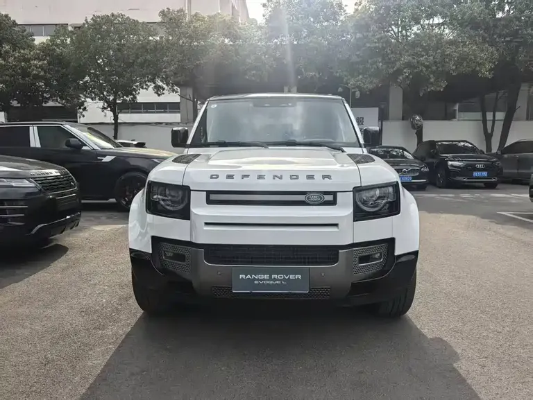 Land Rover Defender 110 3.0 T P400 X-Dynamic HSE