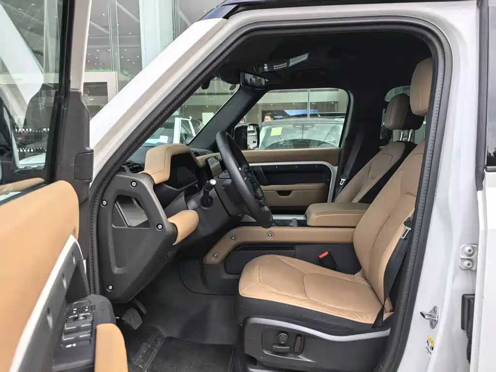 Land Rover Defender 110 3.0 T P400 X-Dynamic HSE