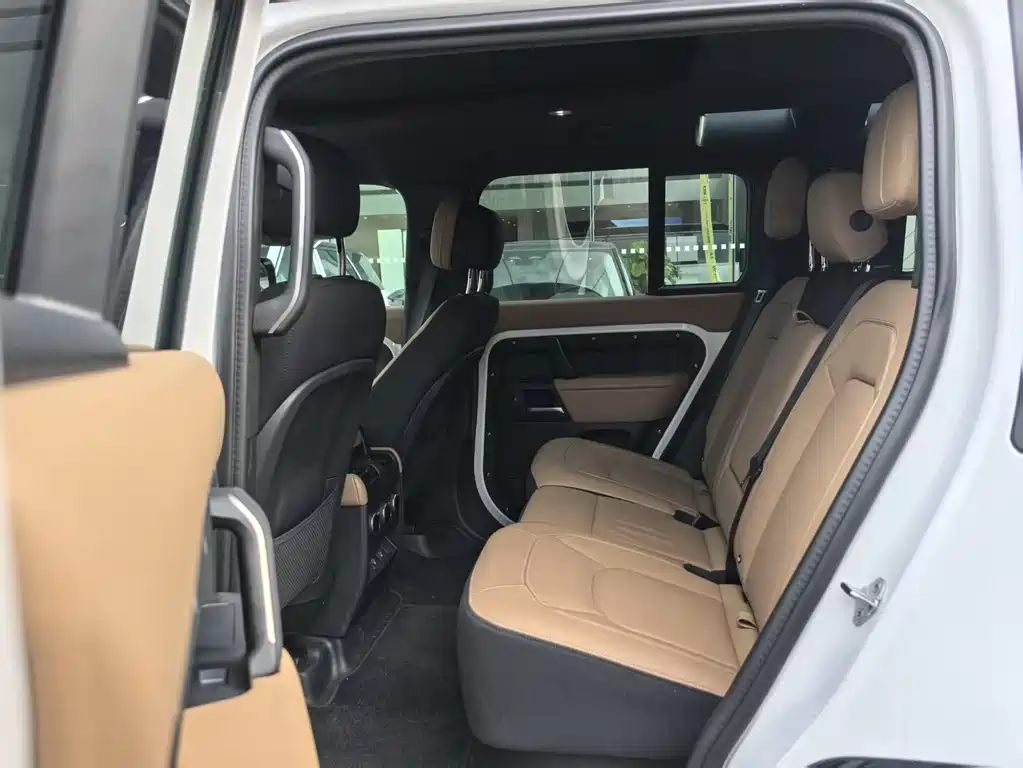 Land Rover Defender 110 3.0 T P400 X-Dynamic HSE