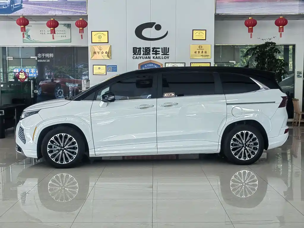 Custo 380 TGDi TOP Premium Smart Love Flagship