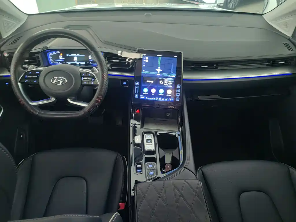 Custo 380 TGDi TOP Premium Smart Love Flagship
