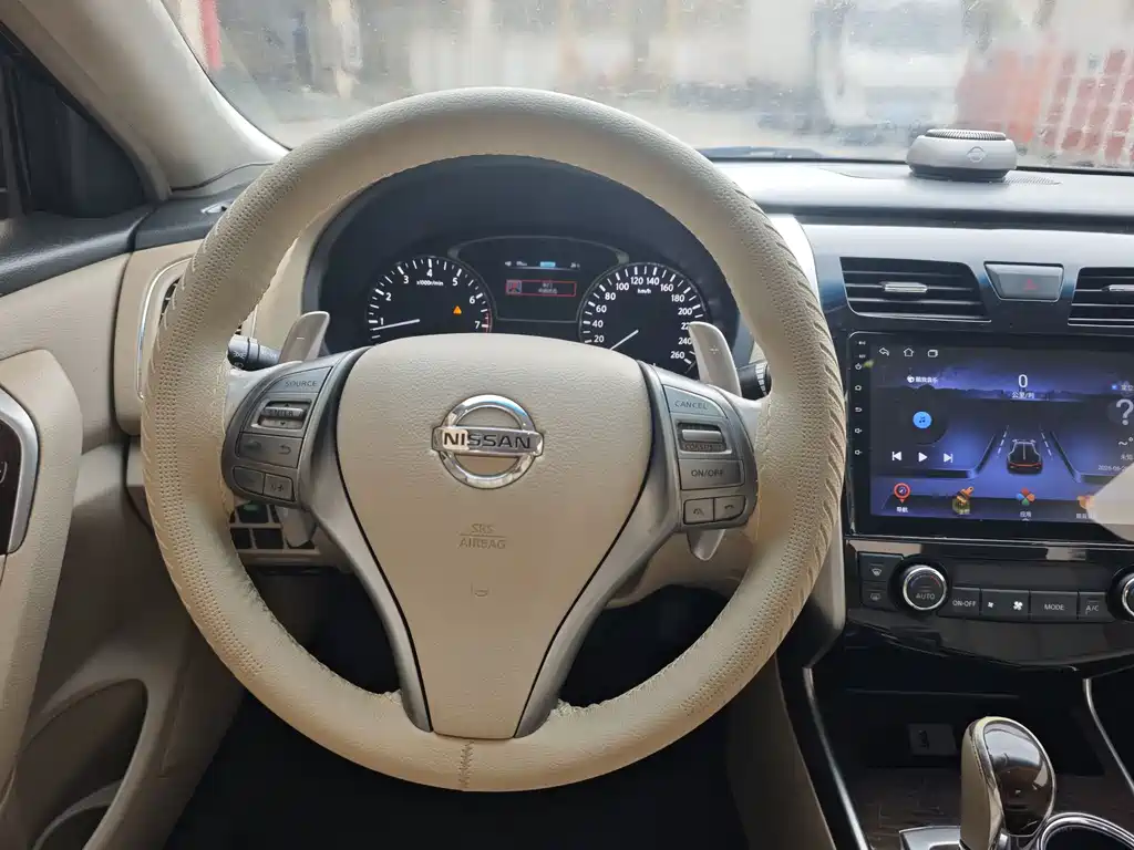 Teana 2.5 L XL-NAVI Tech Smart Enjoyment
