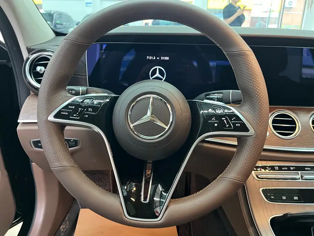 Mercedes-Benz E-Class E 260 L