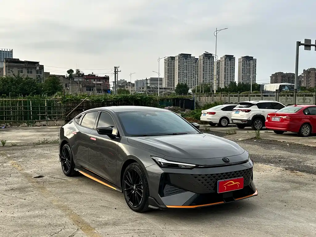 Changan UNI-V 1.5 T Distinguished Sport