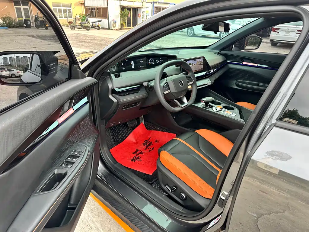 Changan UNI-V 1.5 T Distinguished Sport