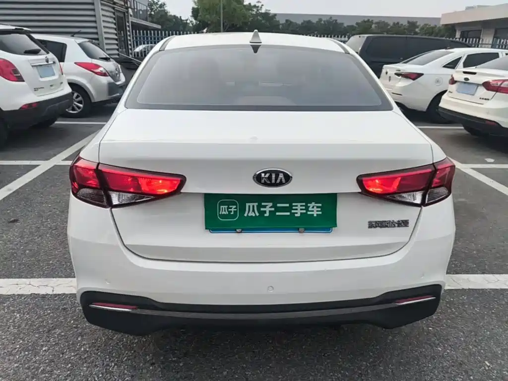 Forte 1.6 L Auto Smart Enjoyment Connected Value-Connect