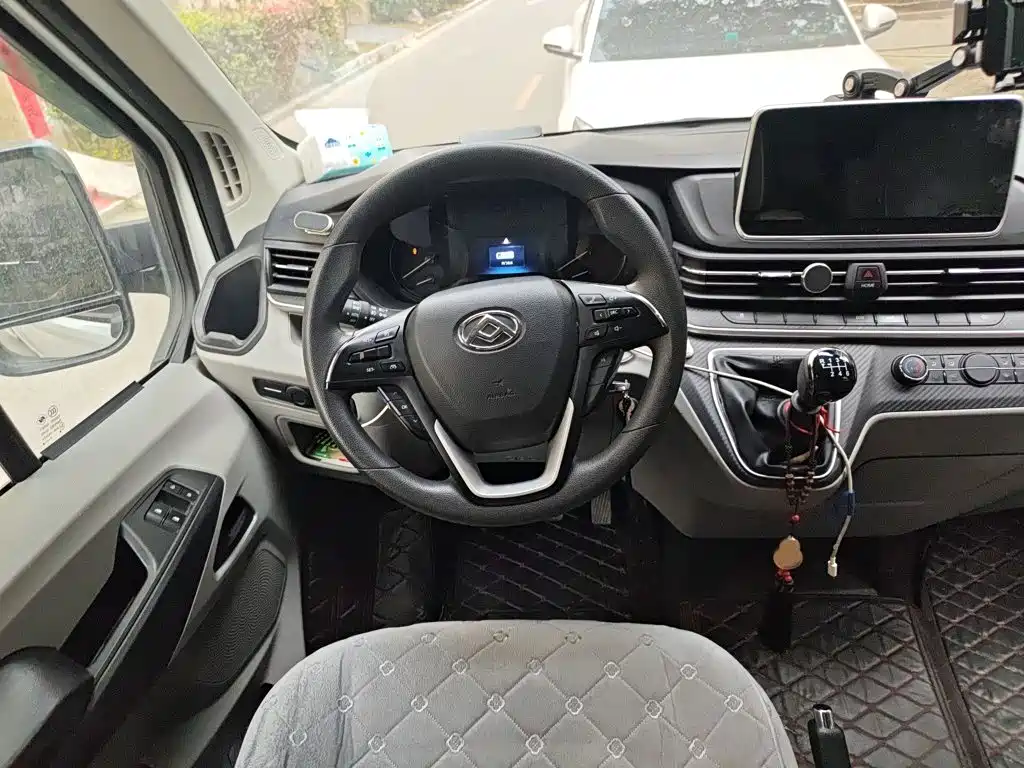 Xintu V90 新途V90 2022款 2.0 T手动智运王后驱长轴高顶后单胎6/7座