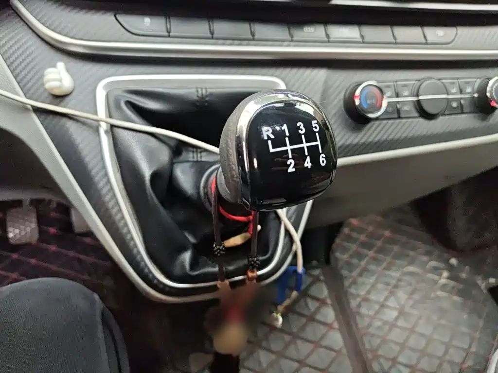 Xintu V90 新途V90 2022款 2.0 T手动智运王后驱长轴高顶后单胎6/7座