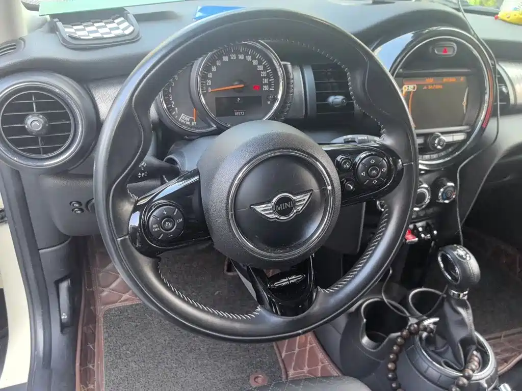 MINI 1.5 T COOPER Performer