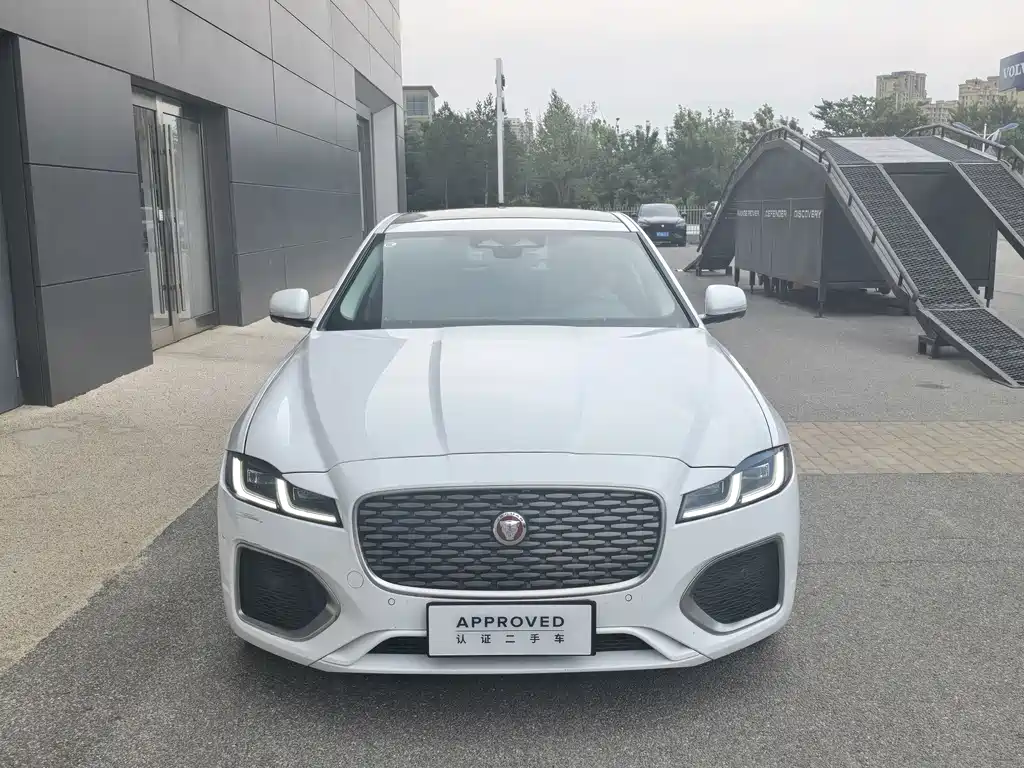 Jaguar XFL 2.0 T P250 2 WD Premium Luxury