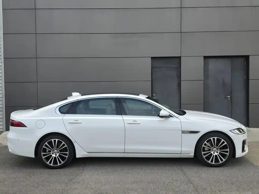 Jaguar XFL 2.0 T P250 2 WD Premium Luxury