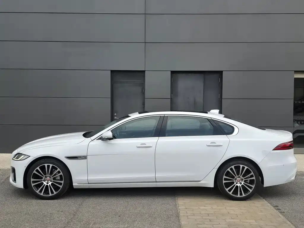 Jaguar XFL 2.0 T P250 2 WD Premium Luxury