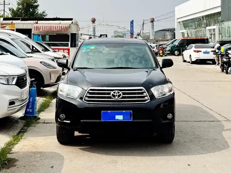 Toyota Highlander 2.7 L 2 WD 7-seat Luxury Navigation